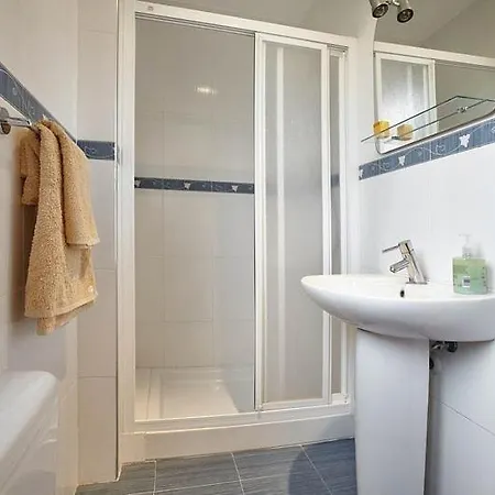 Residencial - De Llanes Apartman Bricia