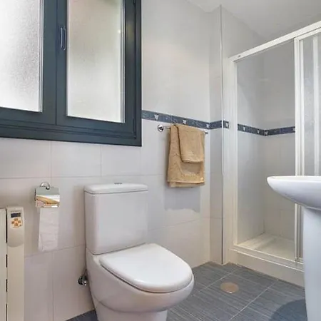 Residencial - De Llanes Брисия